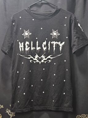 Black 'HELL CITY' 'WORLD TOUR' Graphic Tee. FOCUS brand Small
